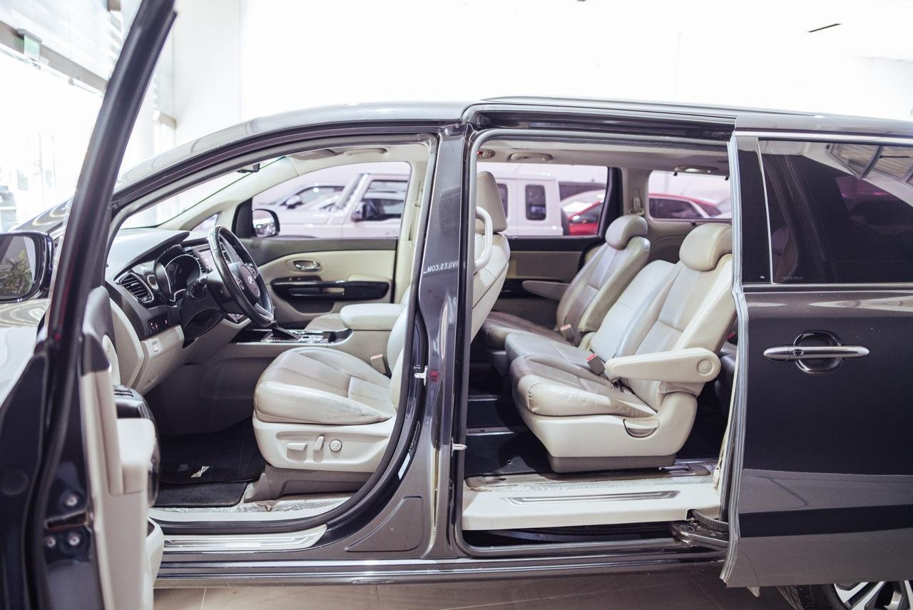 
 KIA CARNIVAL EX 2.2 AT CRDi 130000km 2020 full									