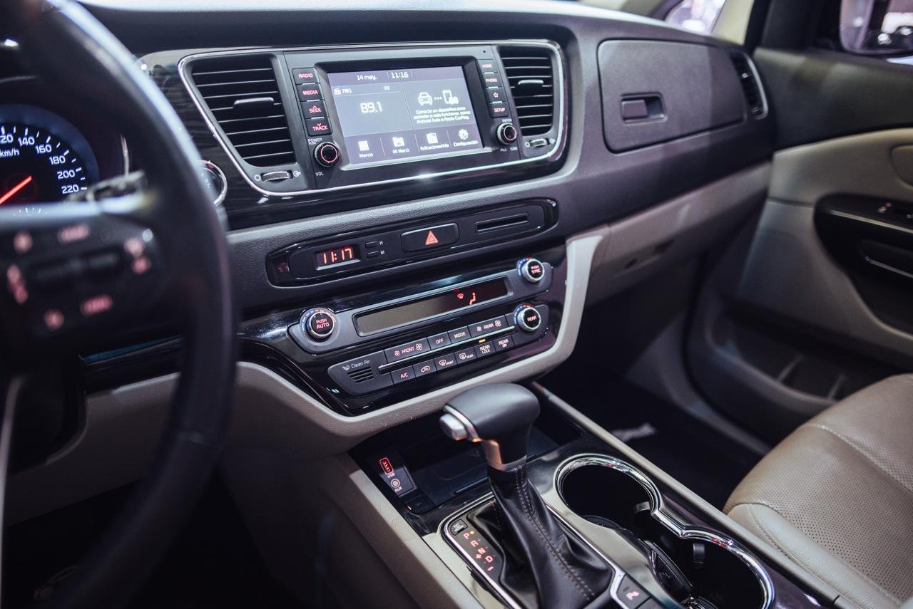 
 KIA CARNIVAL EX 2.2 AT CRDi 130000km 2020 full									