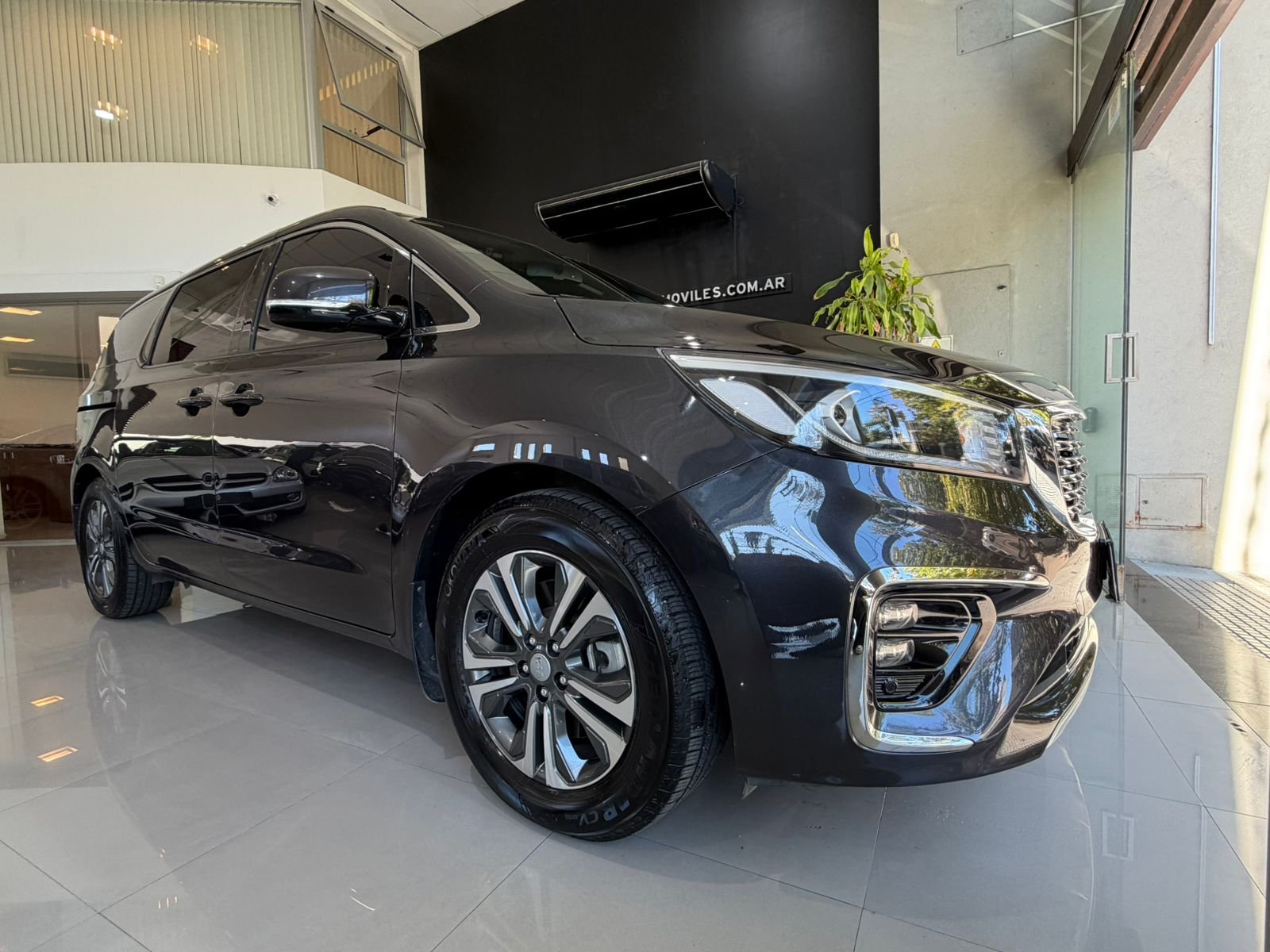 
 KIA CARNIVAL EX 2.2 AT CRDi 130000km 2020 full									