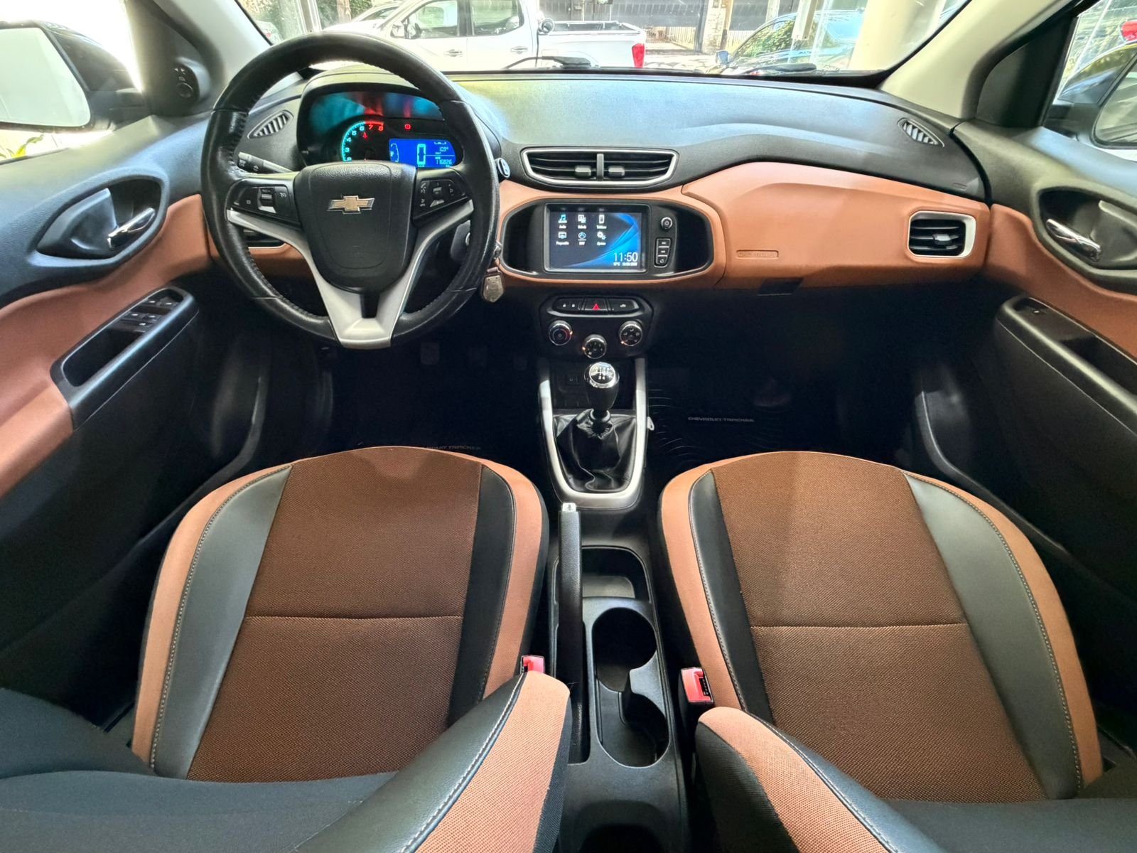 
 CREVROLET ÓNIX ACTIV 2017 116000km full									