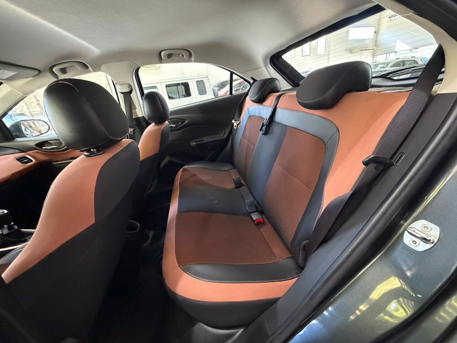 
 CREVROLET ÓNIX ACTIV 2017 116000km full									
