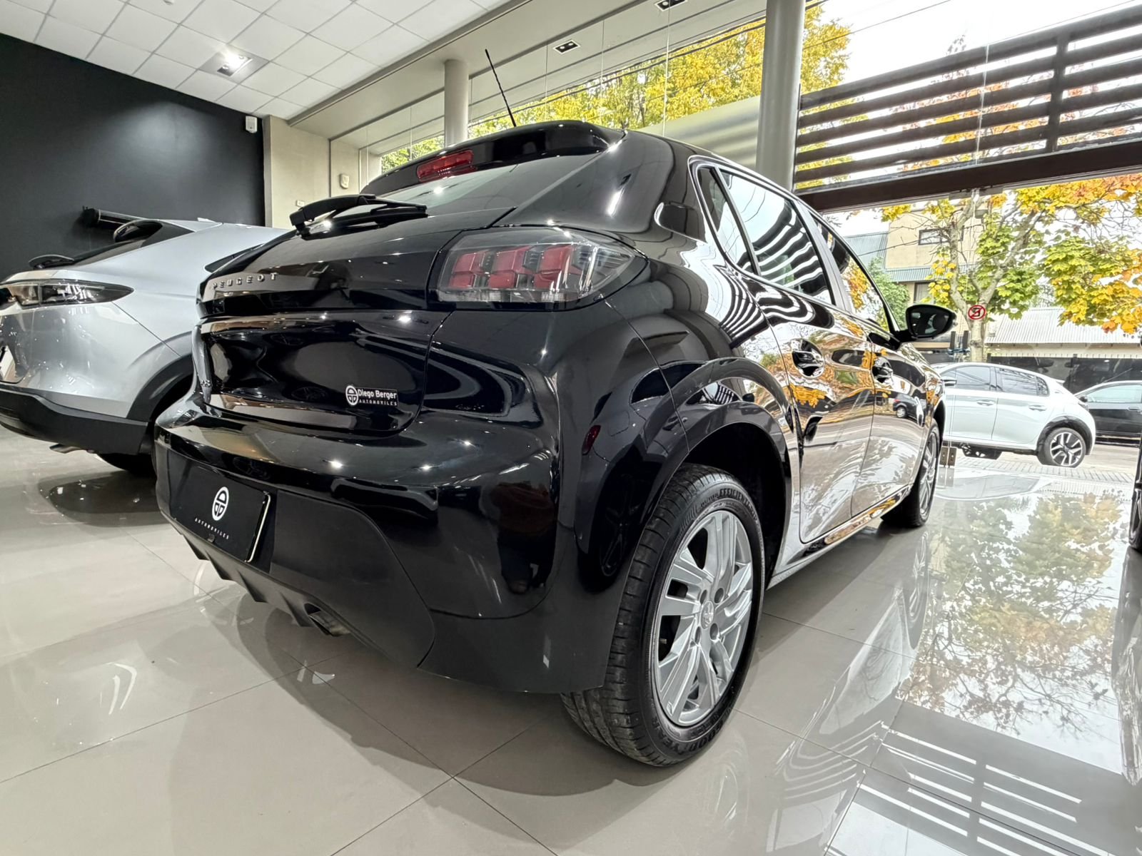 
 Peugeot 208 Active Pack 2023 MT 76000 km full									