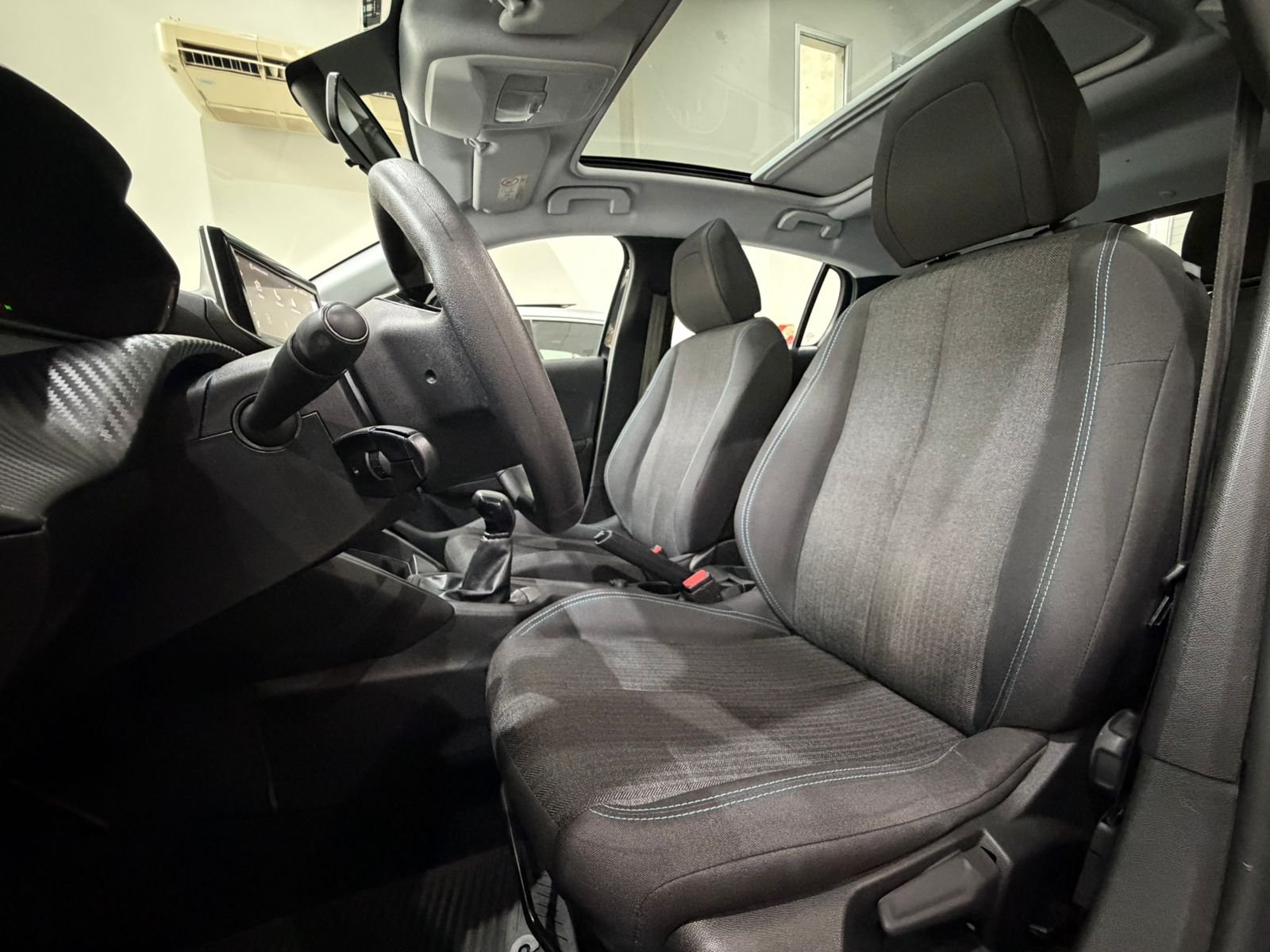 
 Peugeot 208 Active Pack 2023 MT 76000 km full									