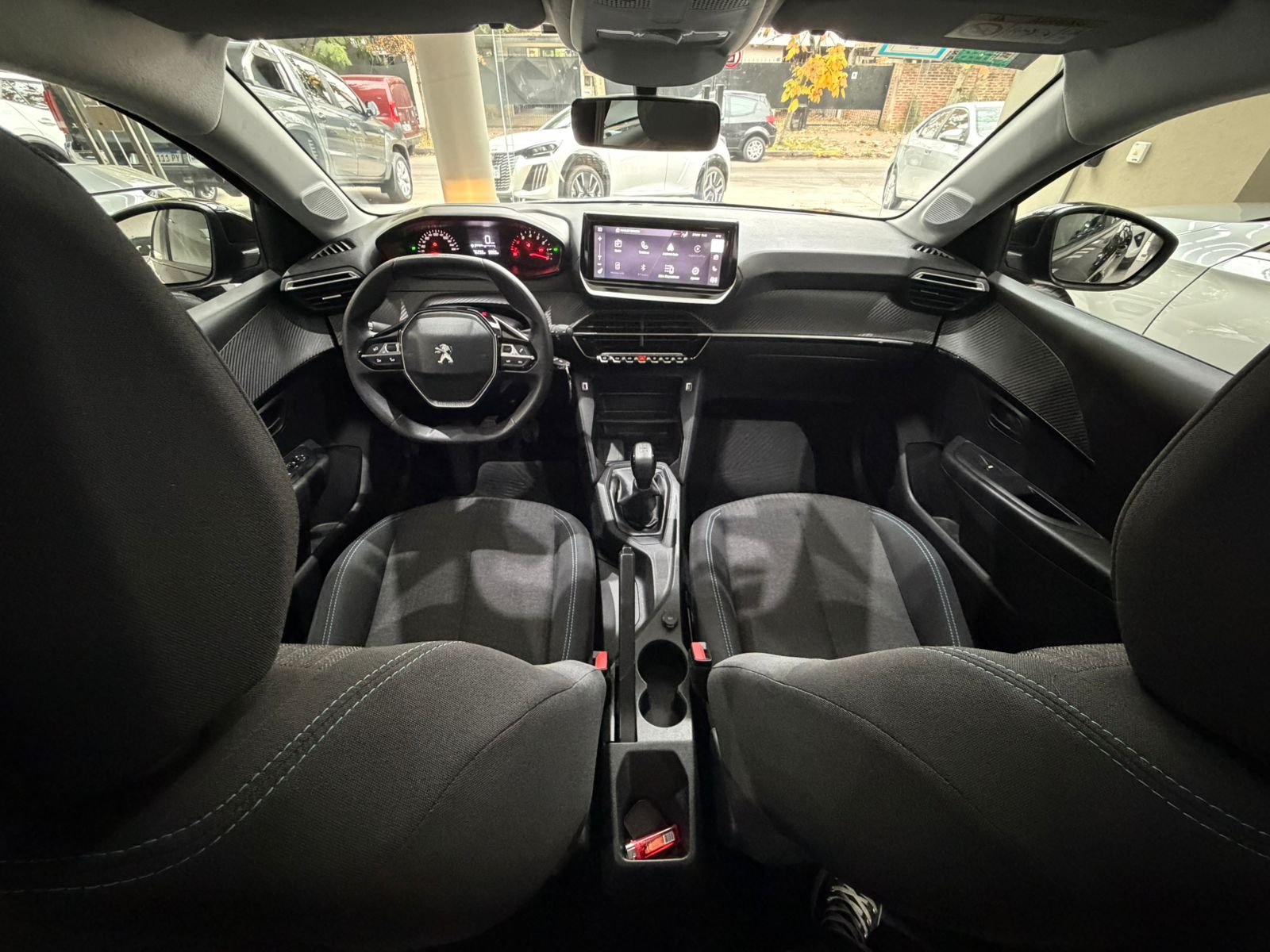 
 Peugeot 208 Active Pack 2023 MT 76000 km full									