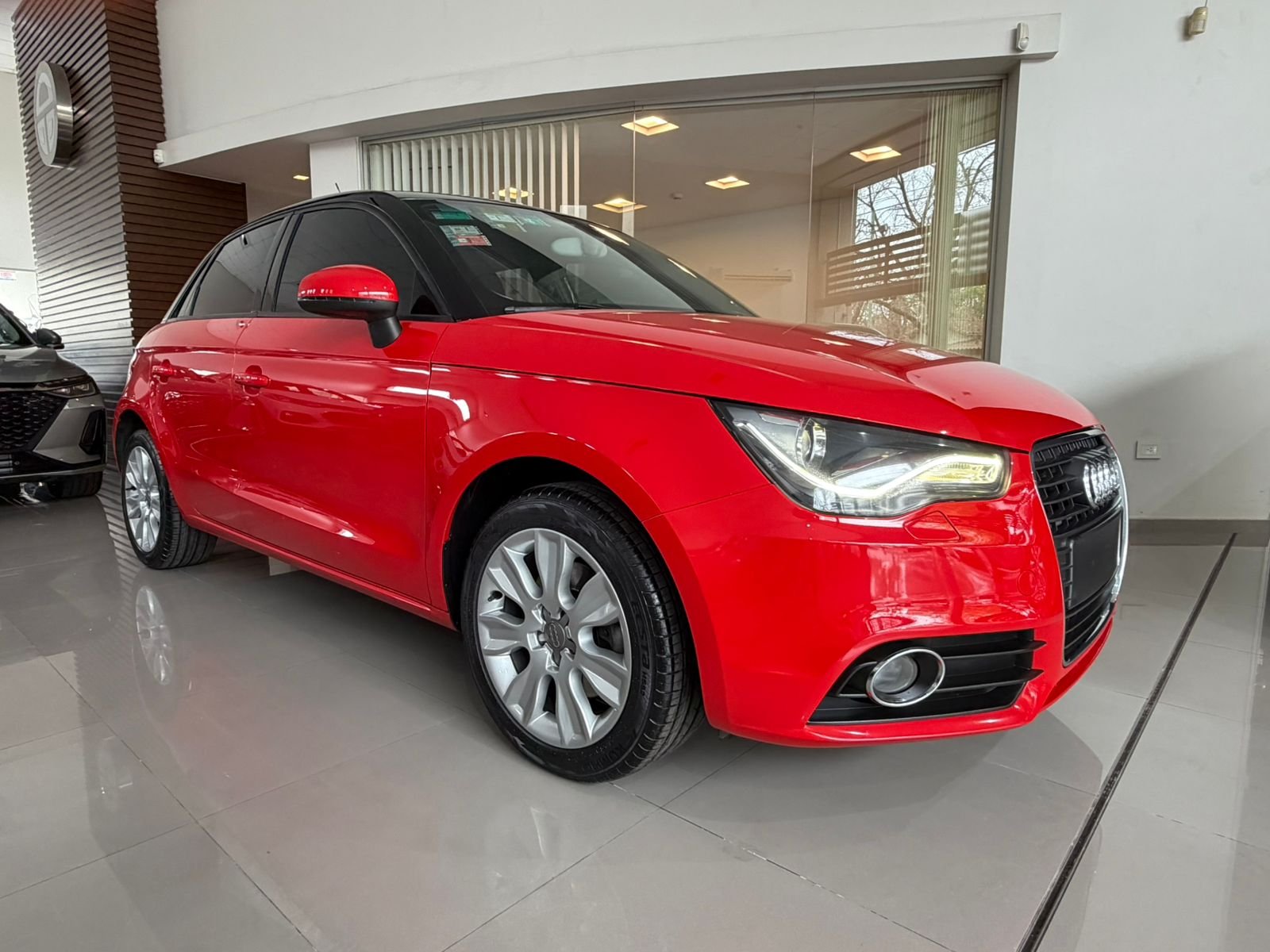 
 Audi A1 Sportback 2013 124000km full									