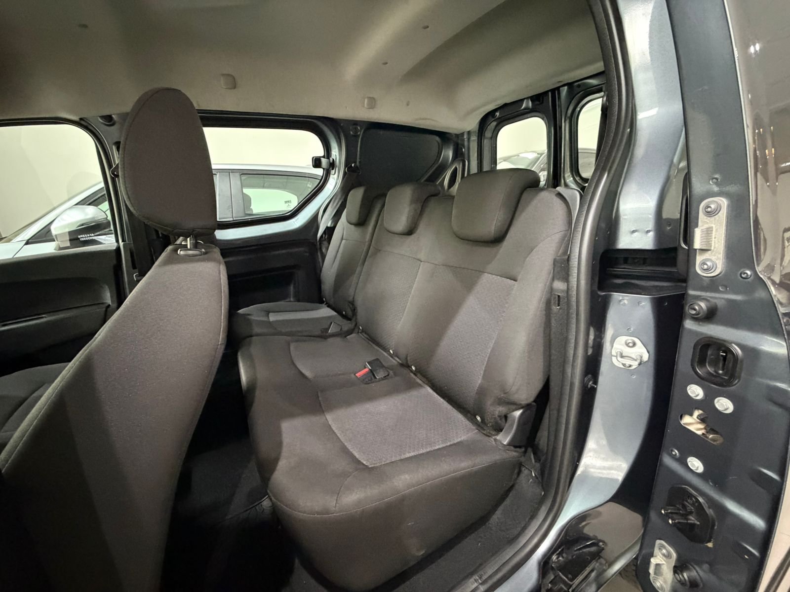 
 Renault kangoo II Express Confort 5A 1.6 Sce 2022 77000 km full									