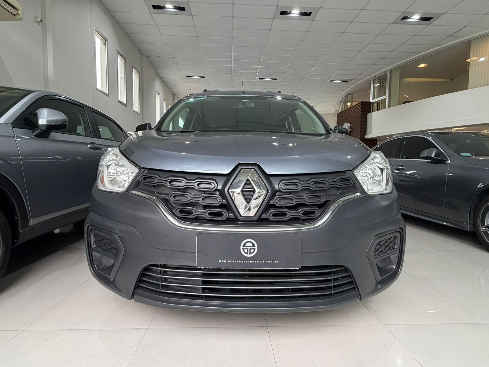 
 Renault kangoo II Express Confort 5A 1.6 Sce 2022 77000 km full									