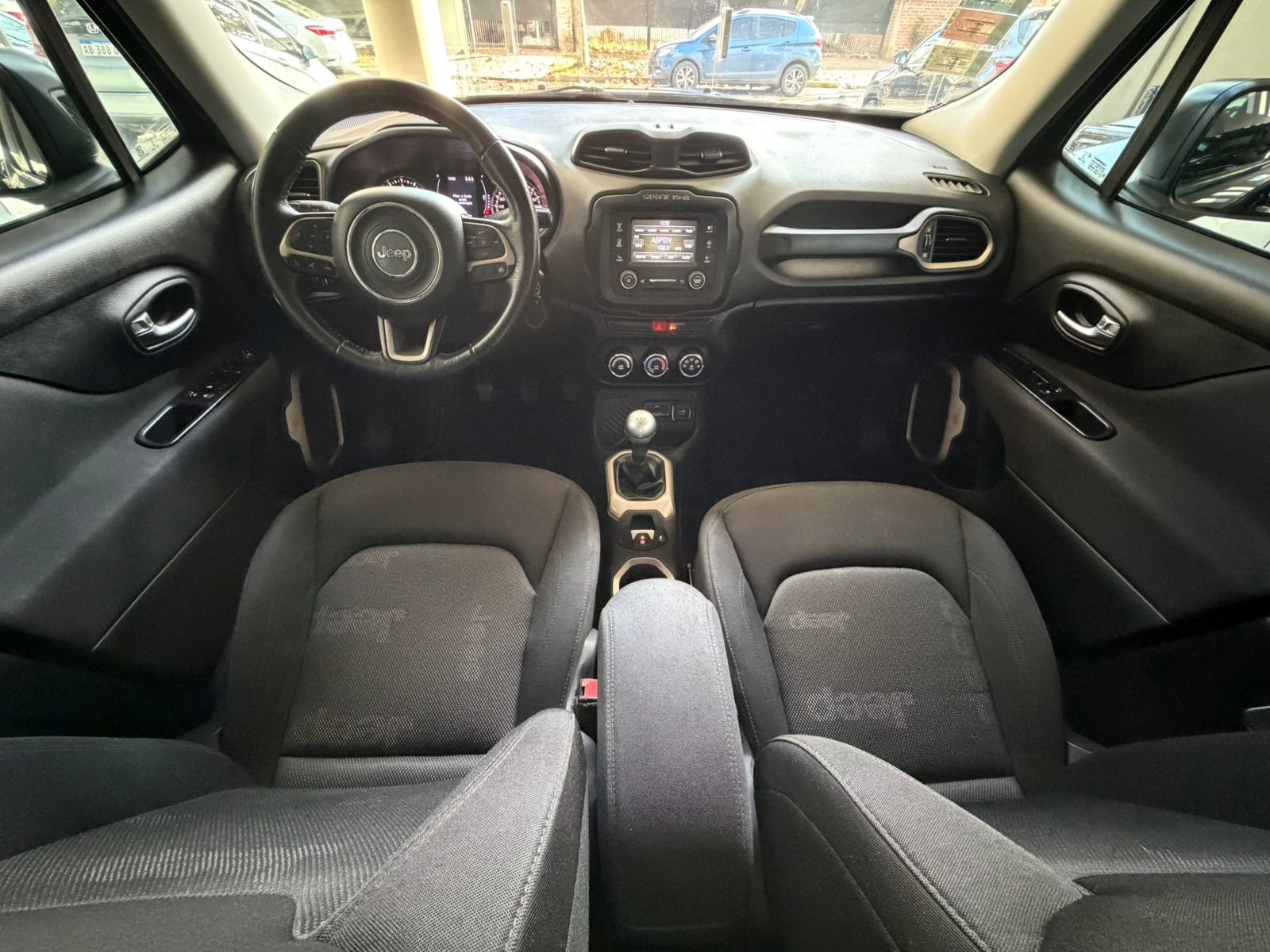 
 Jeep Renegade Sport MT full									