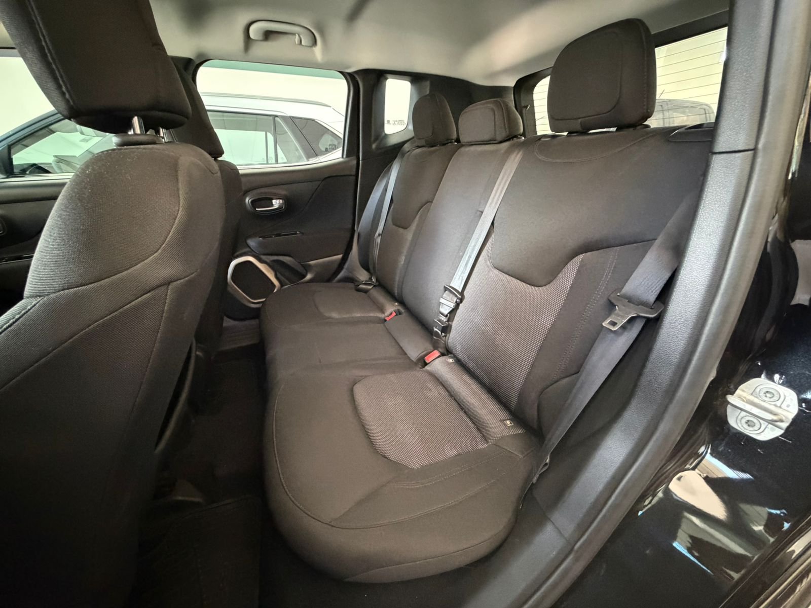 
 Jeep Renegade Sport MT full									