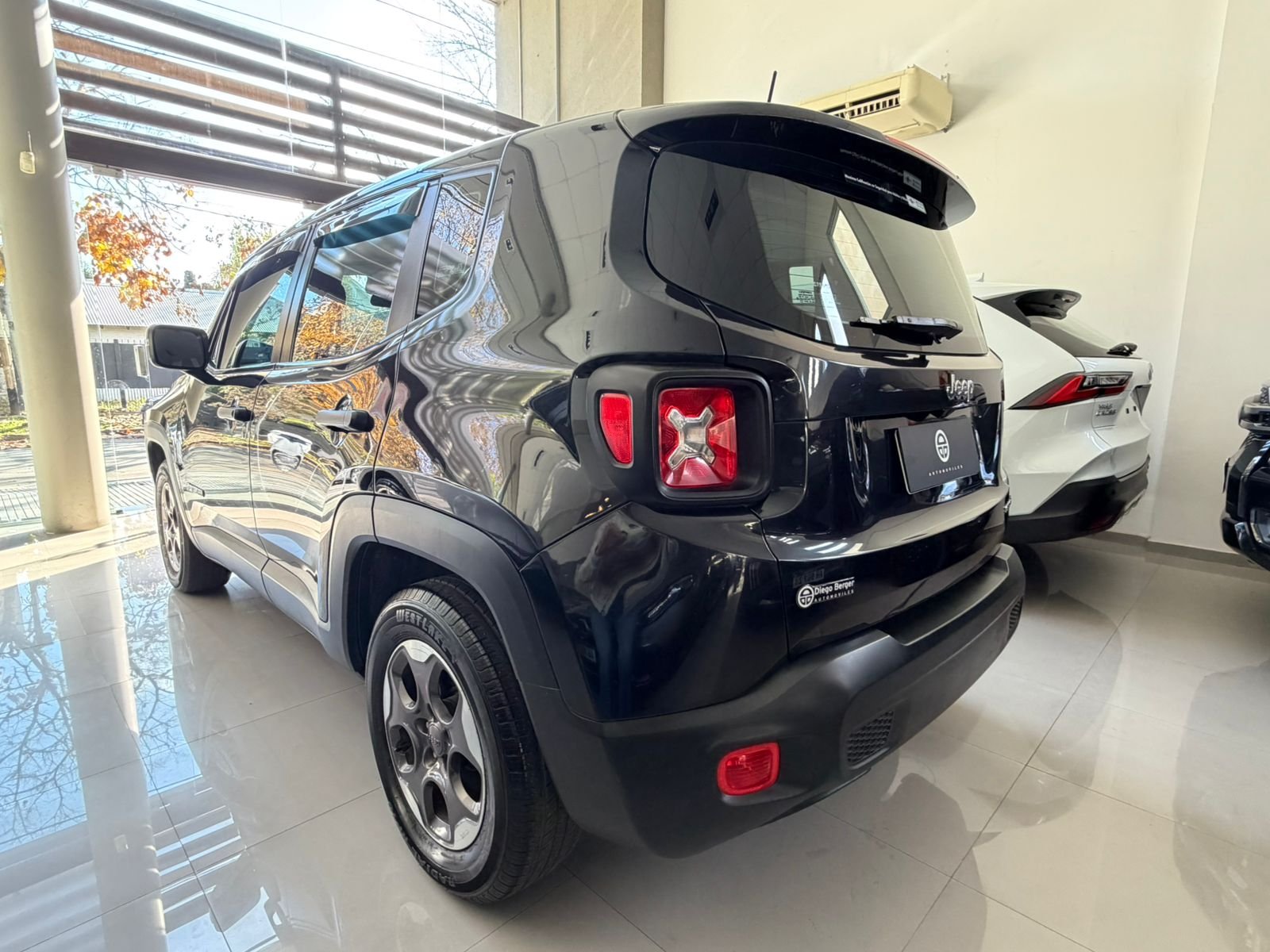 
 Jeep Renegade Sport MT full									