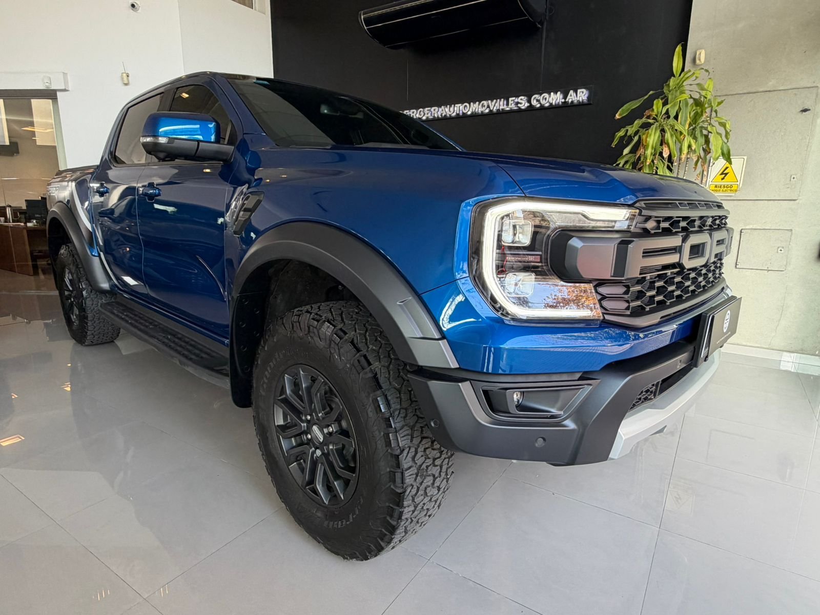 
 Ford Ranger Raptor 3.0 L V6 4×4 10 AT 2025 800km full									