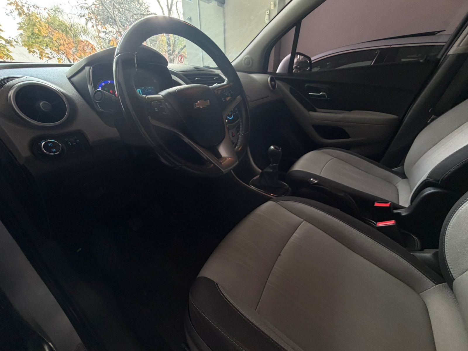 
 Chevrolet Tracker LTZ 2015 MT 145000 full									