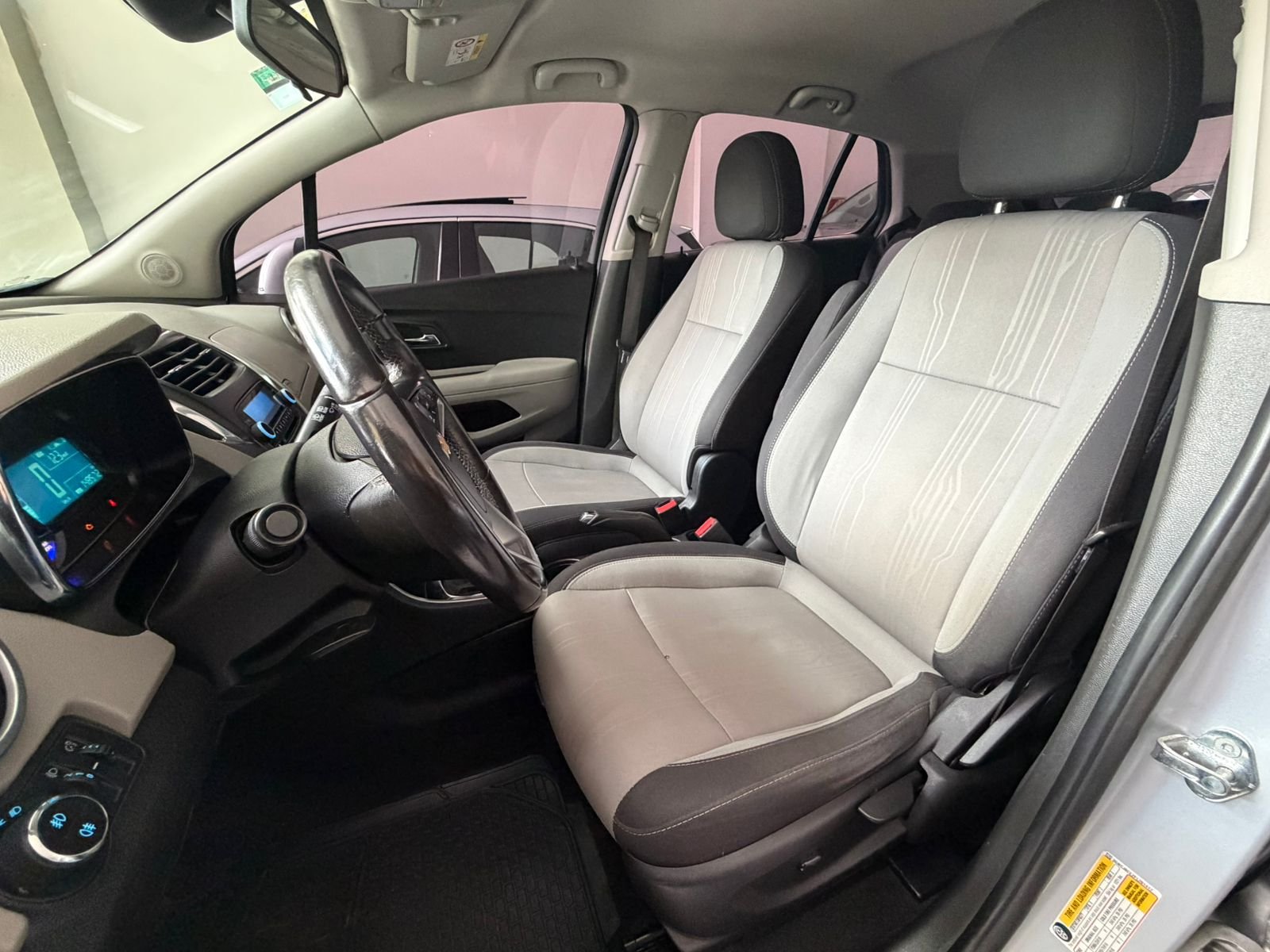 
 Chevrolet Tracker LTZ 2015 MT 145000 full									