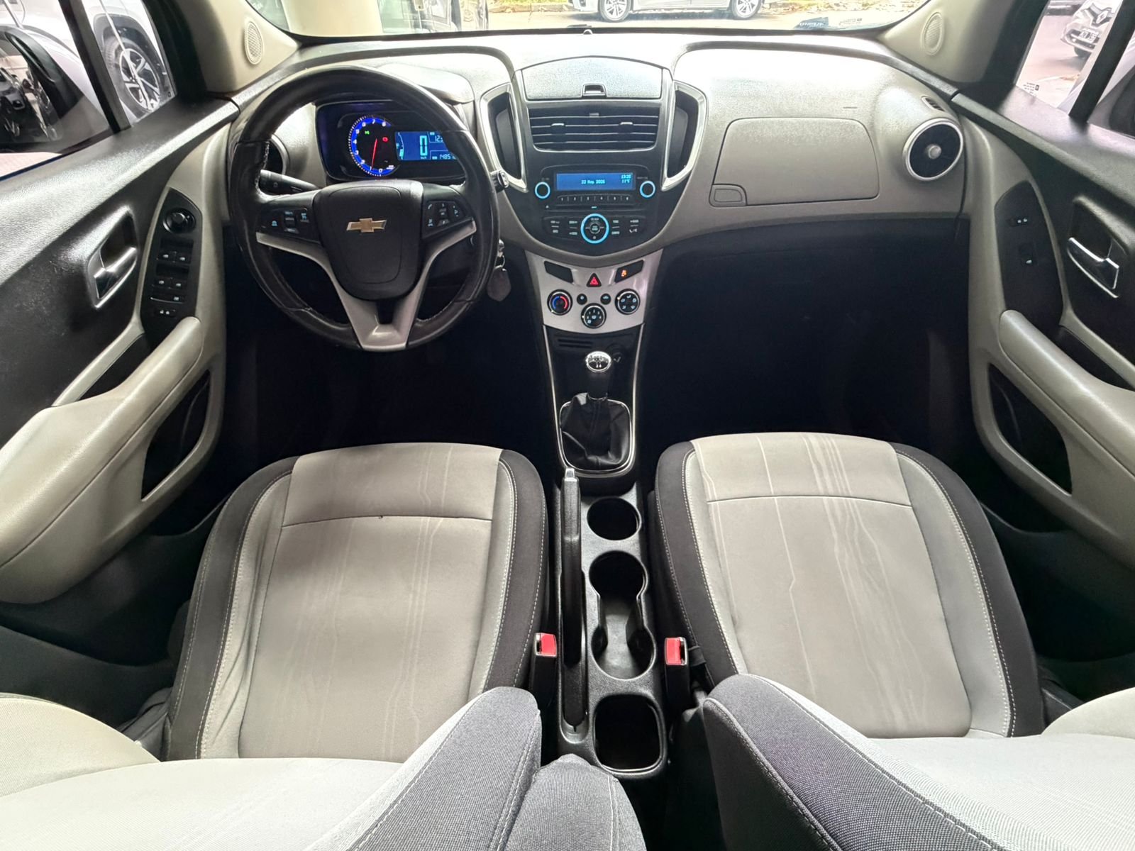 
 Chevrolet Tracker LTZ 2015 MT 145000 full									