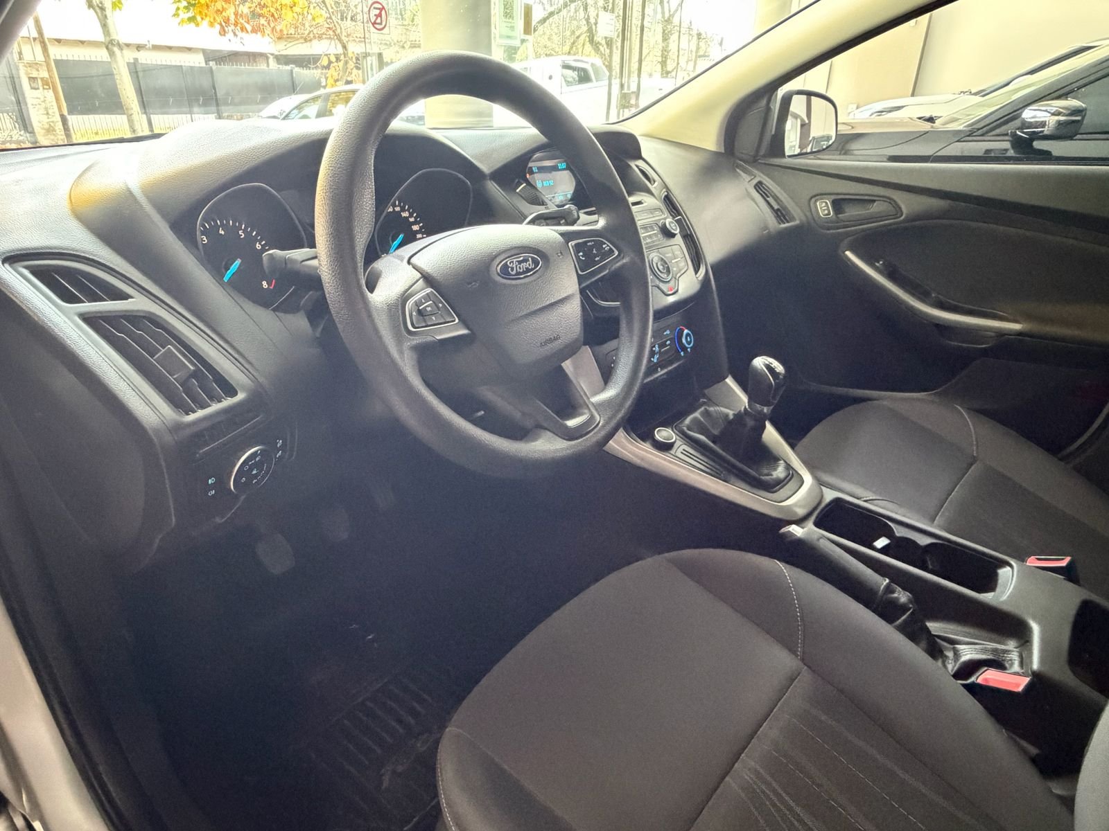 
 Ford Focus S 2017 110000km full									