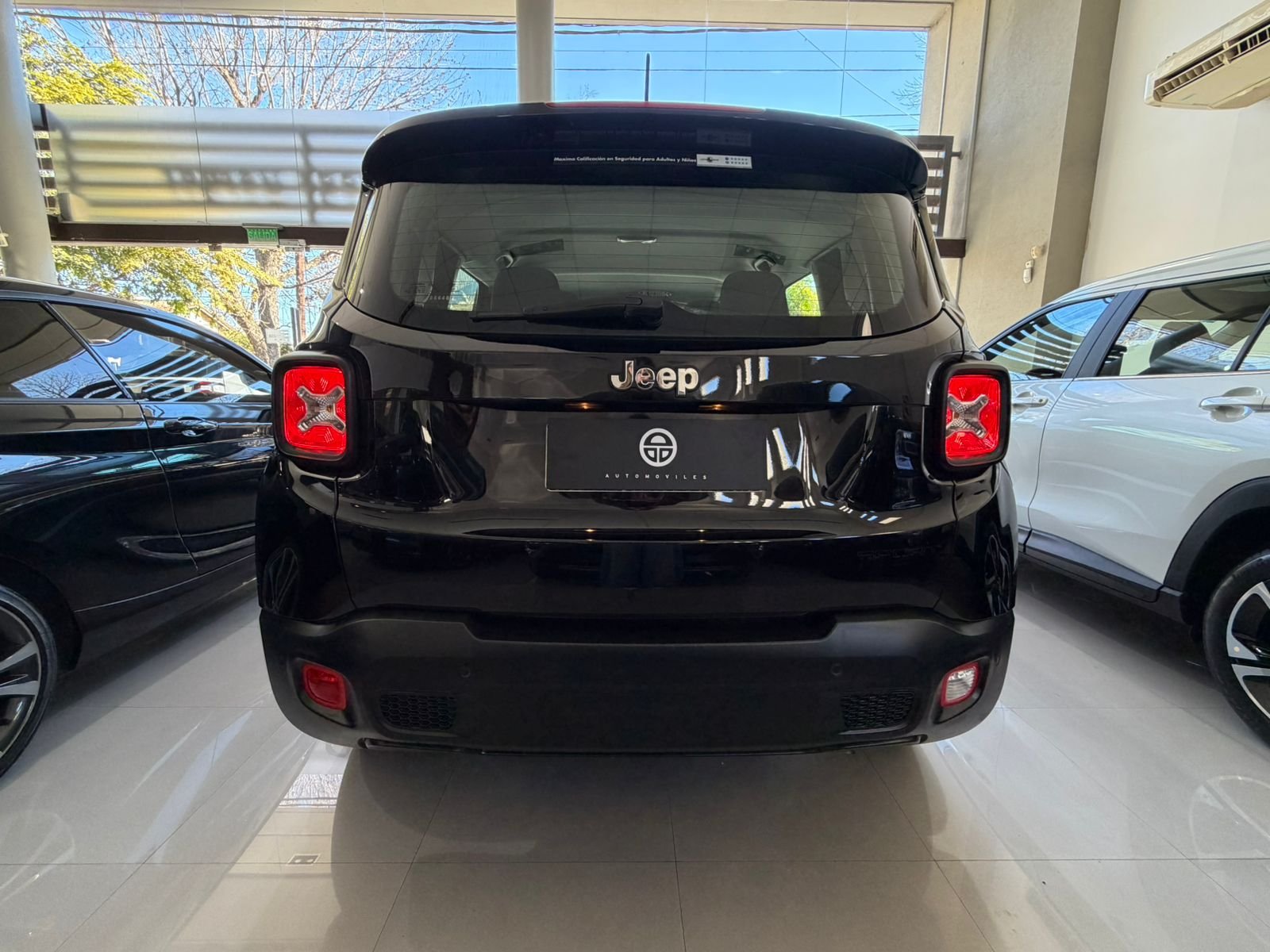 
 Jeep Renegade Sport 2017 MT 125000 km full									