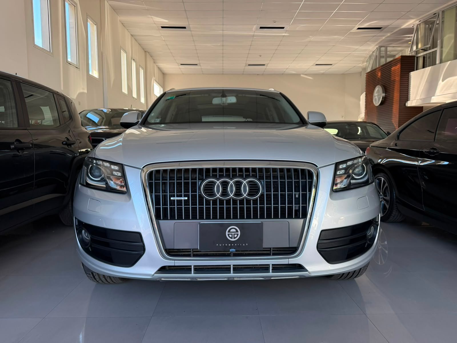 
 Audi Q5 2.0 TSFI AT 2011 61000 km full									