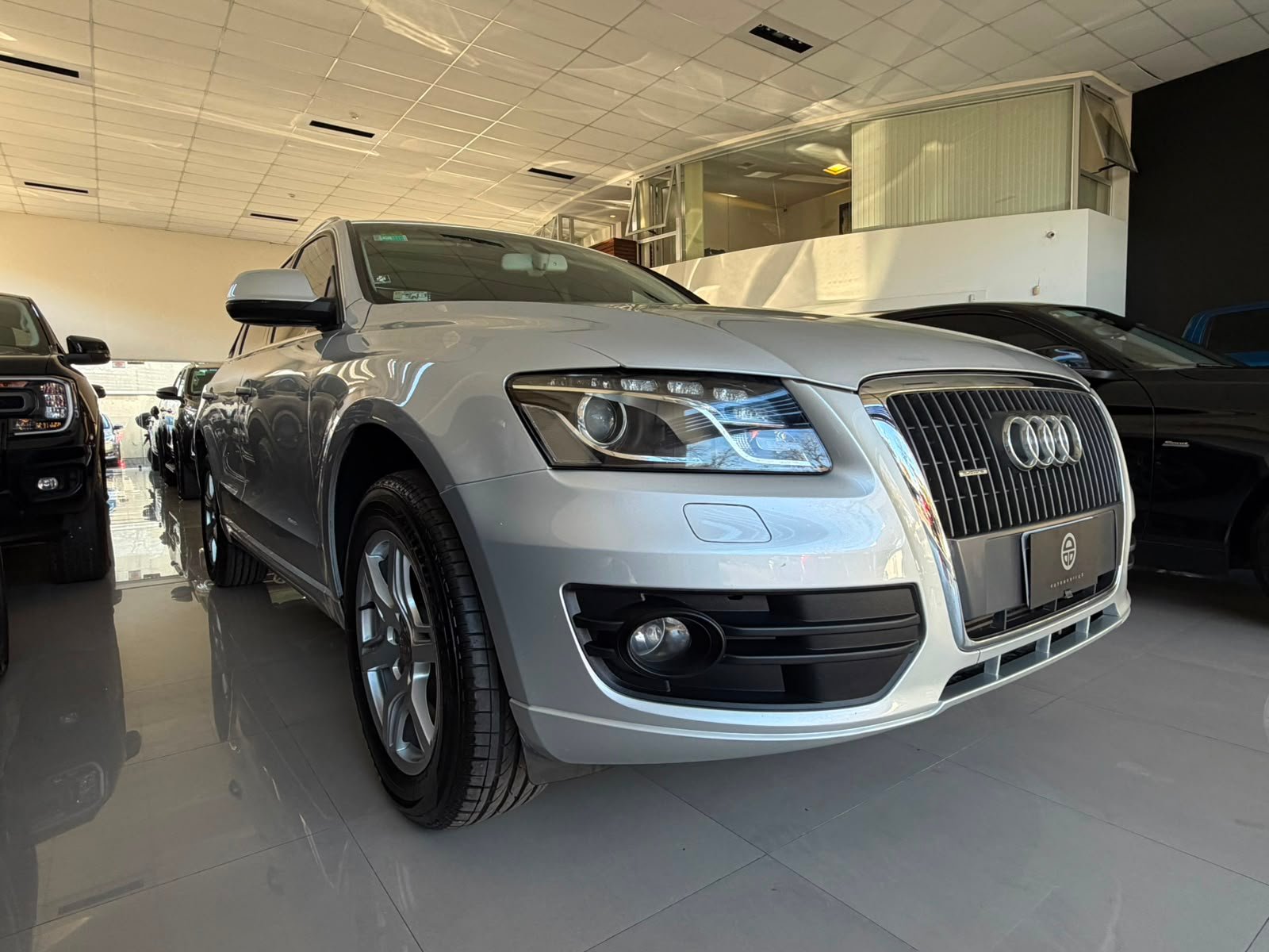 
 Audi Q5 2.0 TSFI AT 2011 61000 km full									