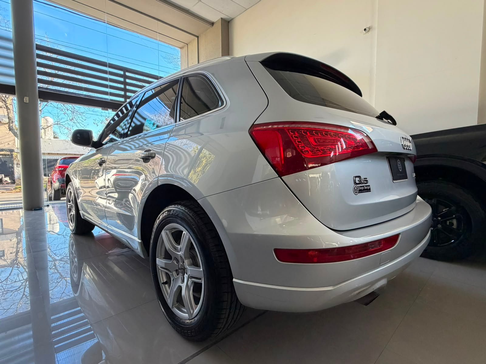 
 Audi Q5 2.0 TSFI AT 2011 61000 km full									