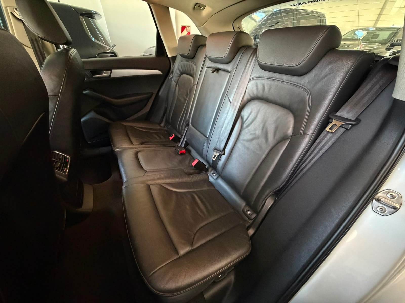 
 Audi Q5 2.0 TSFI AT 2011 61000 km full									