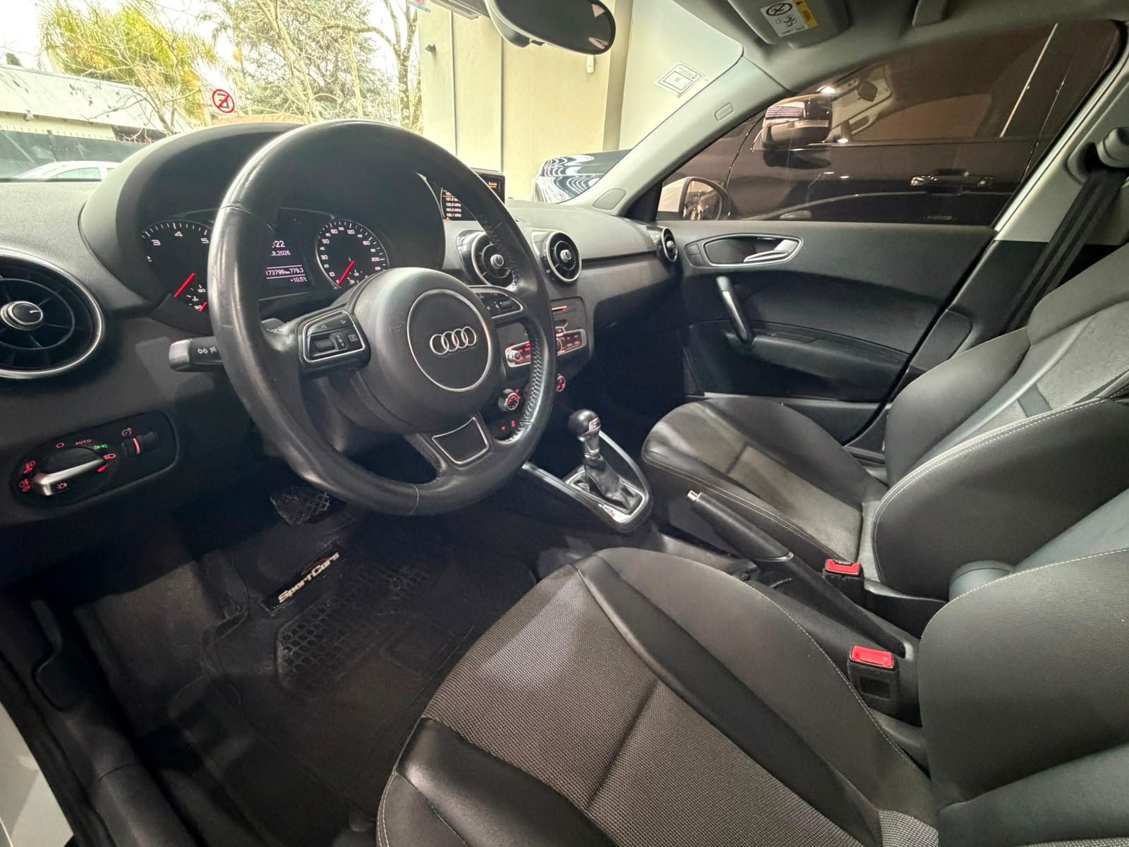 
 audi a1 sportback 1.4 tfsi at 2017 full									