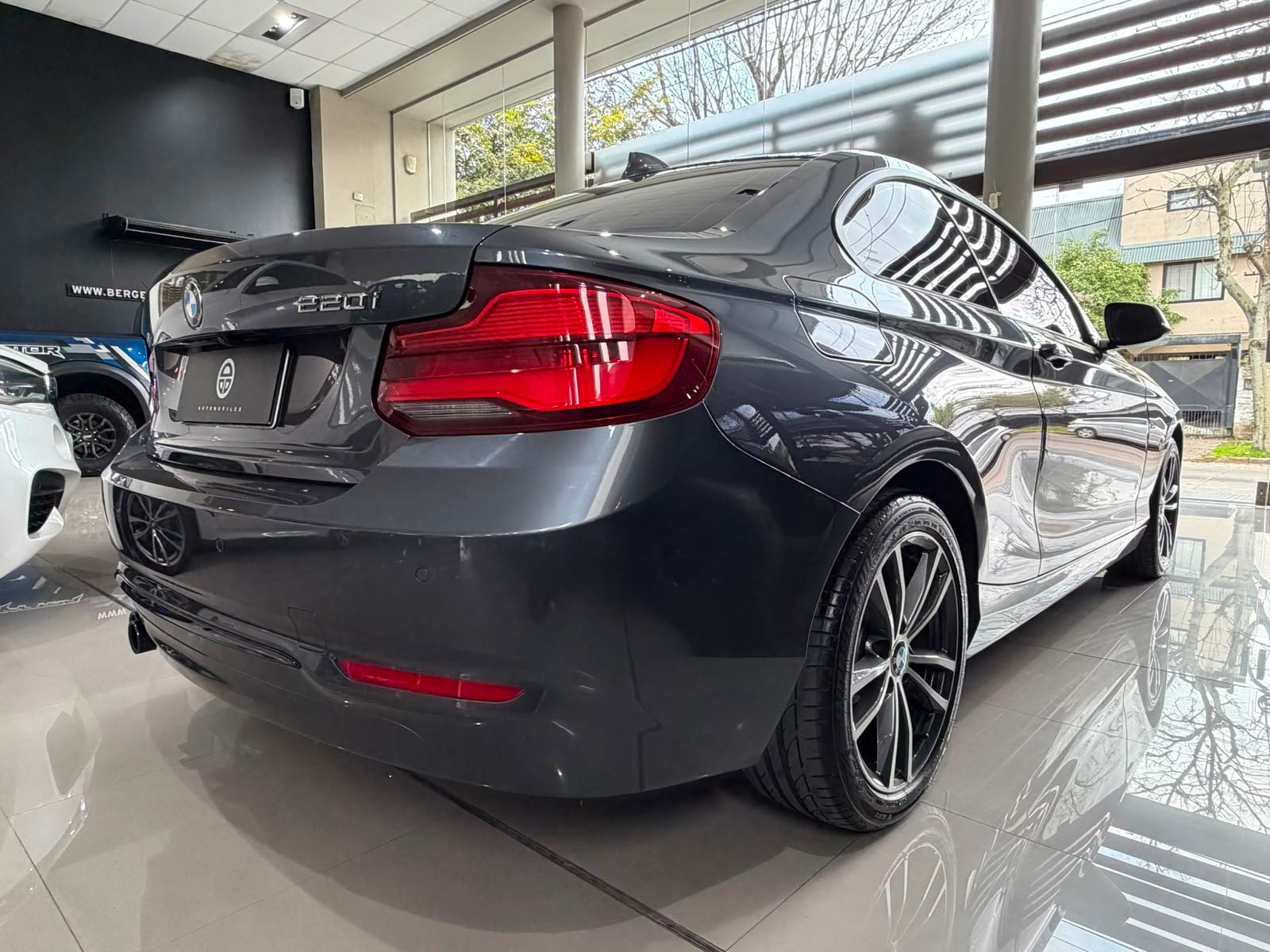 
 BMW 220 i 2019 28.000km full									