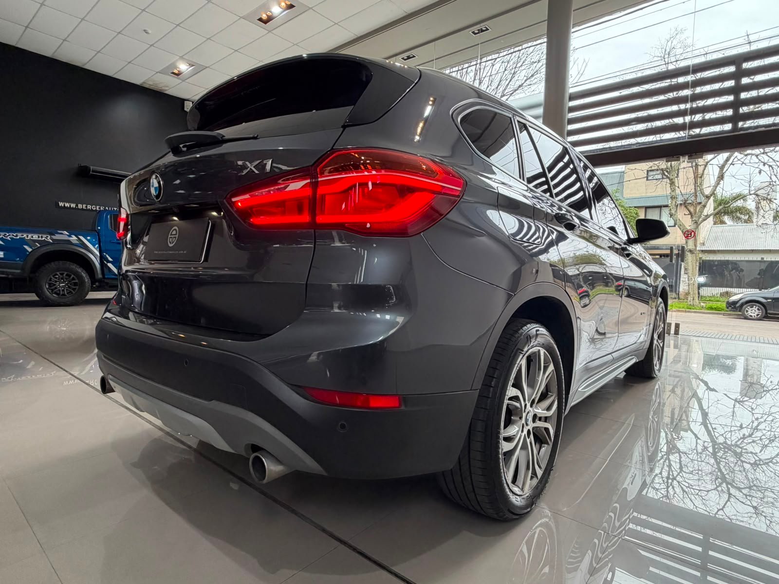 
 BMW X1 2.0 X-DRIVE 25i 231CV full									