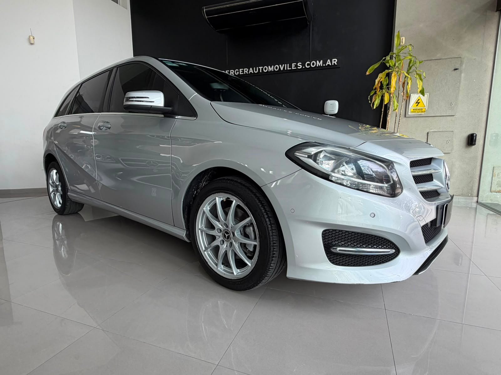 
 Mercedes-Benz Clase B 1.6 B200 2016 Edition 156Cv At full									