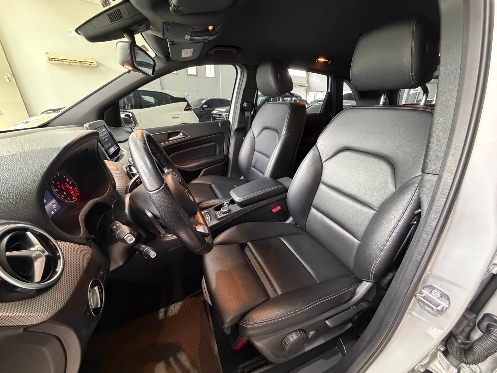 
 Mercedes-Benz Clase B 1.6 B200 2016 Edition 156Cv At full									