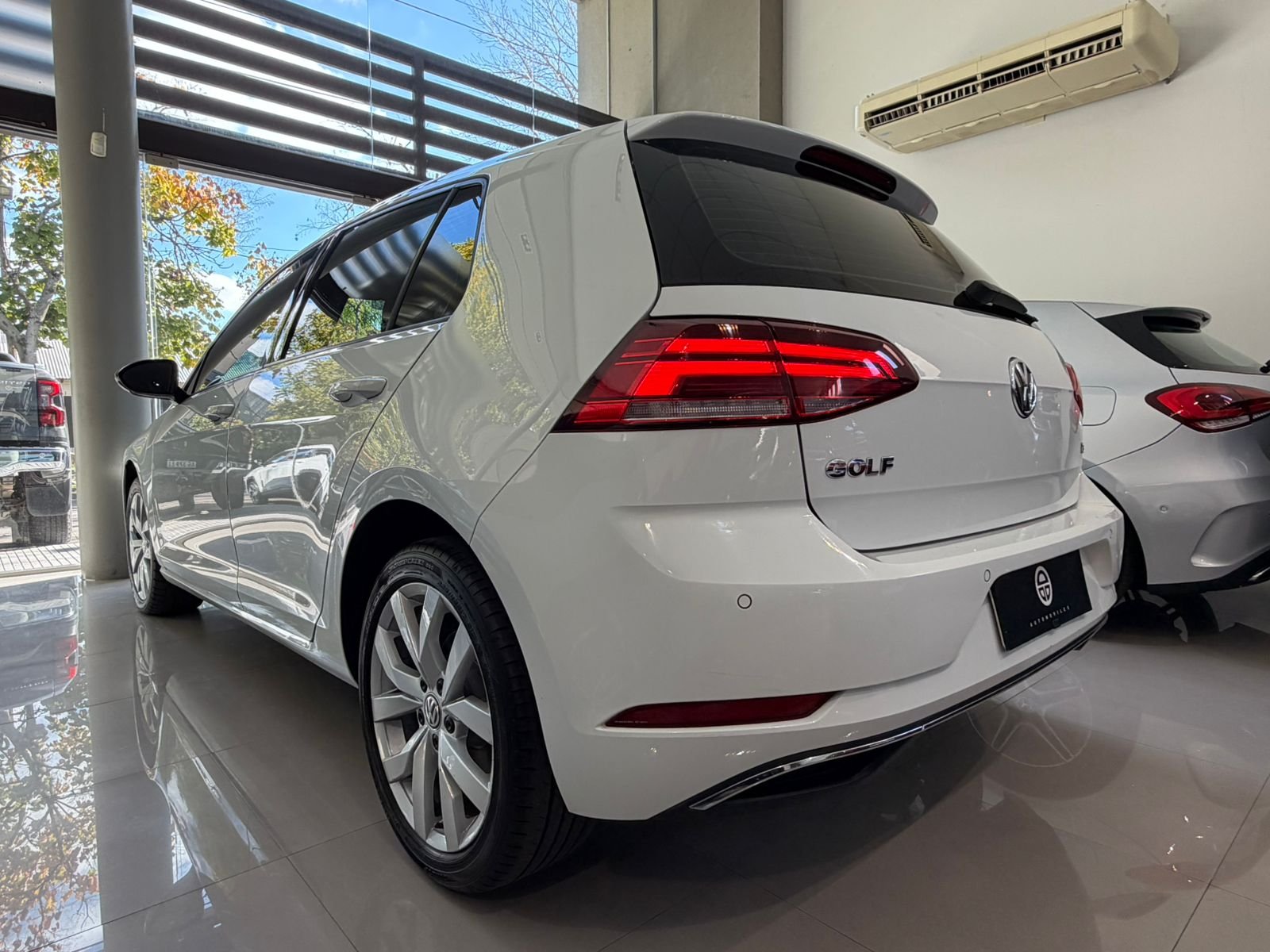
 Volkswagen Golf 1.4 Comfortline Tsi Dsg full									