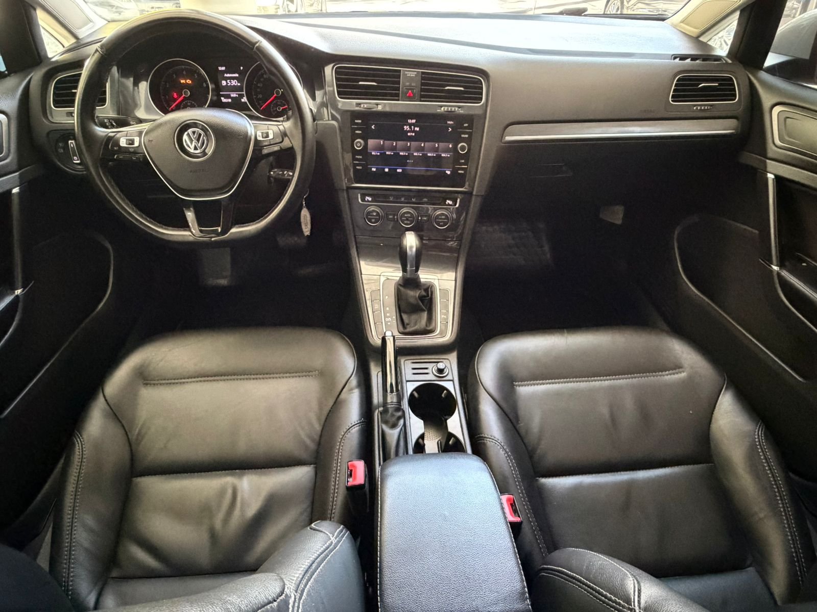 
 Volkswagen Golf 1.4 Comfortline Tsi Dsg full									