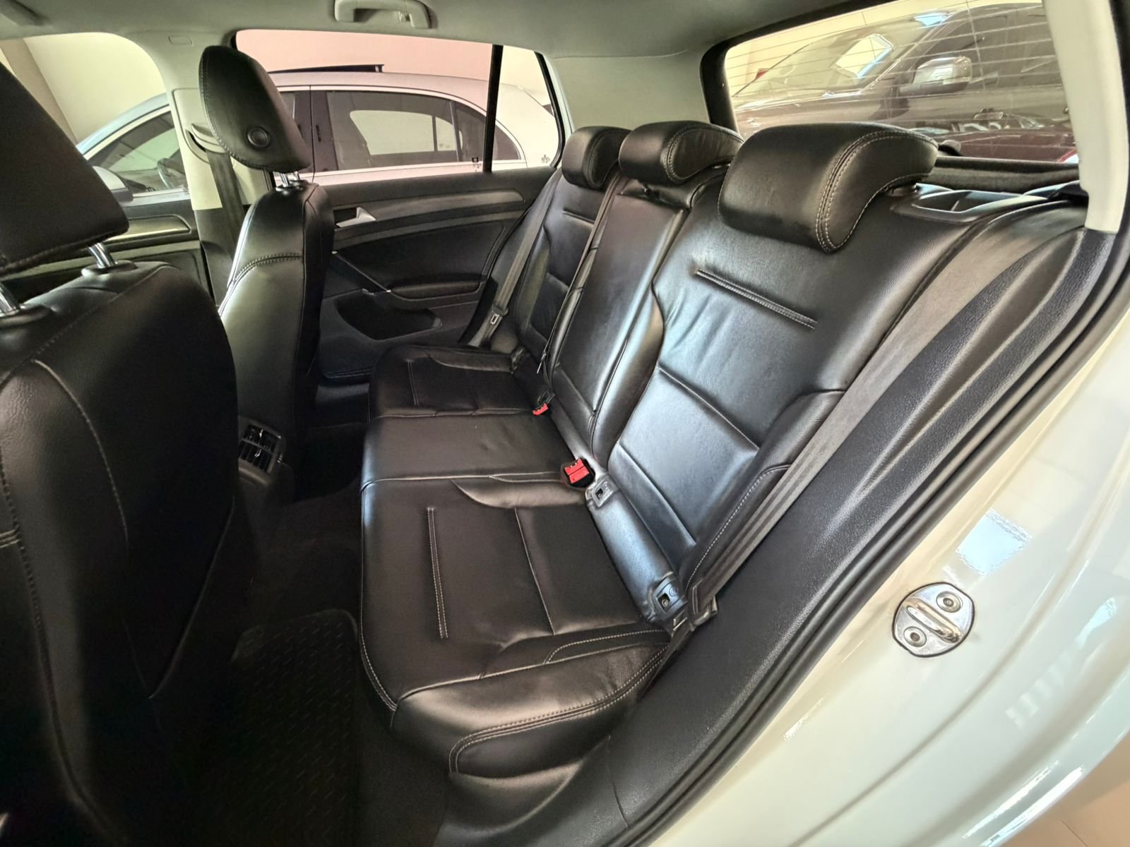 
 Volkswagen Golf 1.4 Comfortline Tsi Dsg full									