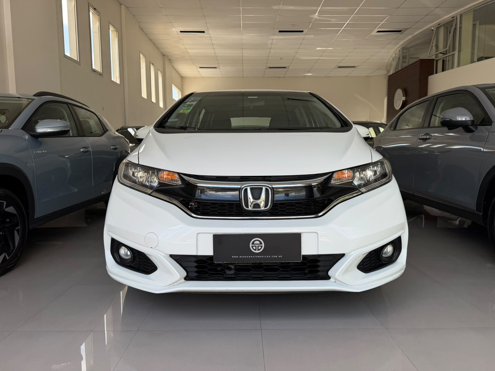
 Honda fit exl 2019 58000 full									