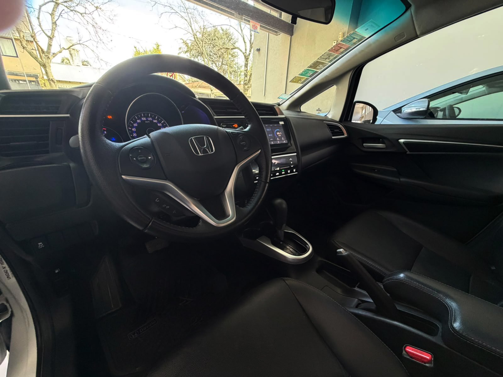 
 Honda fit exl 2019 58000 full									