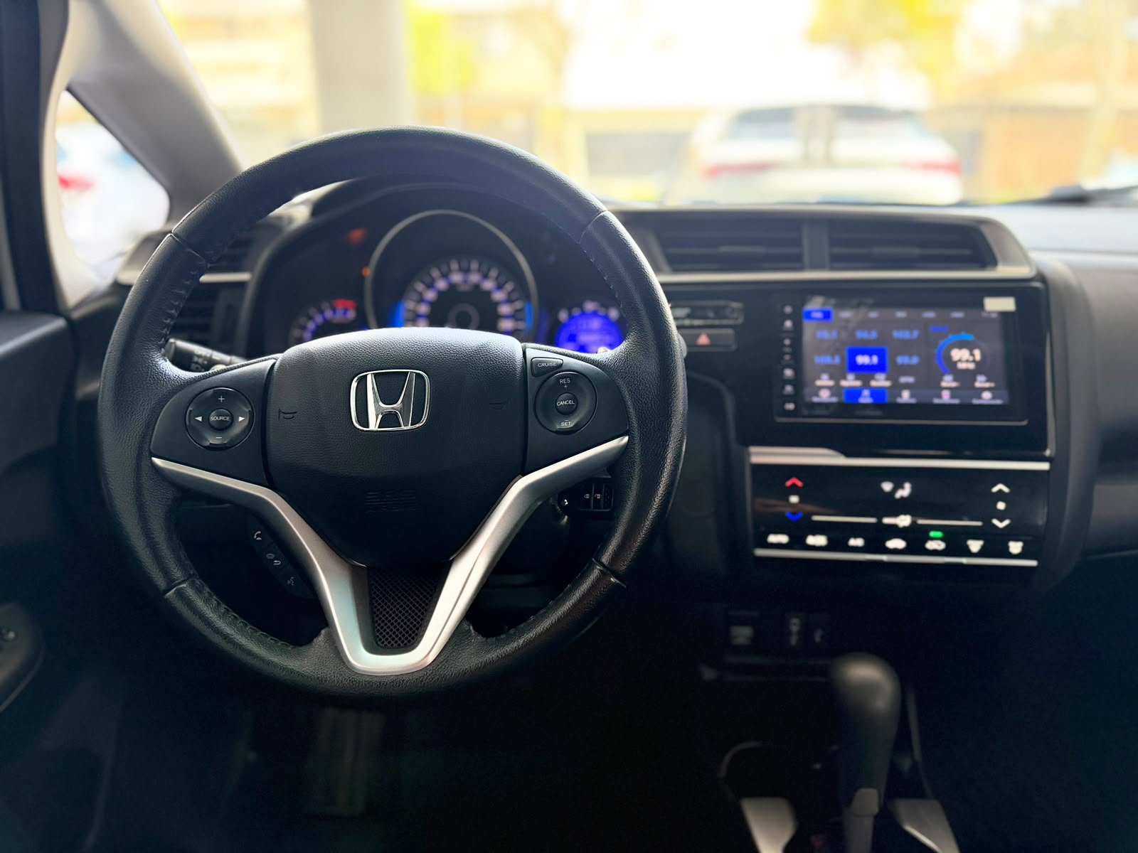 
 Honda fit exl 2019 58000 full									